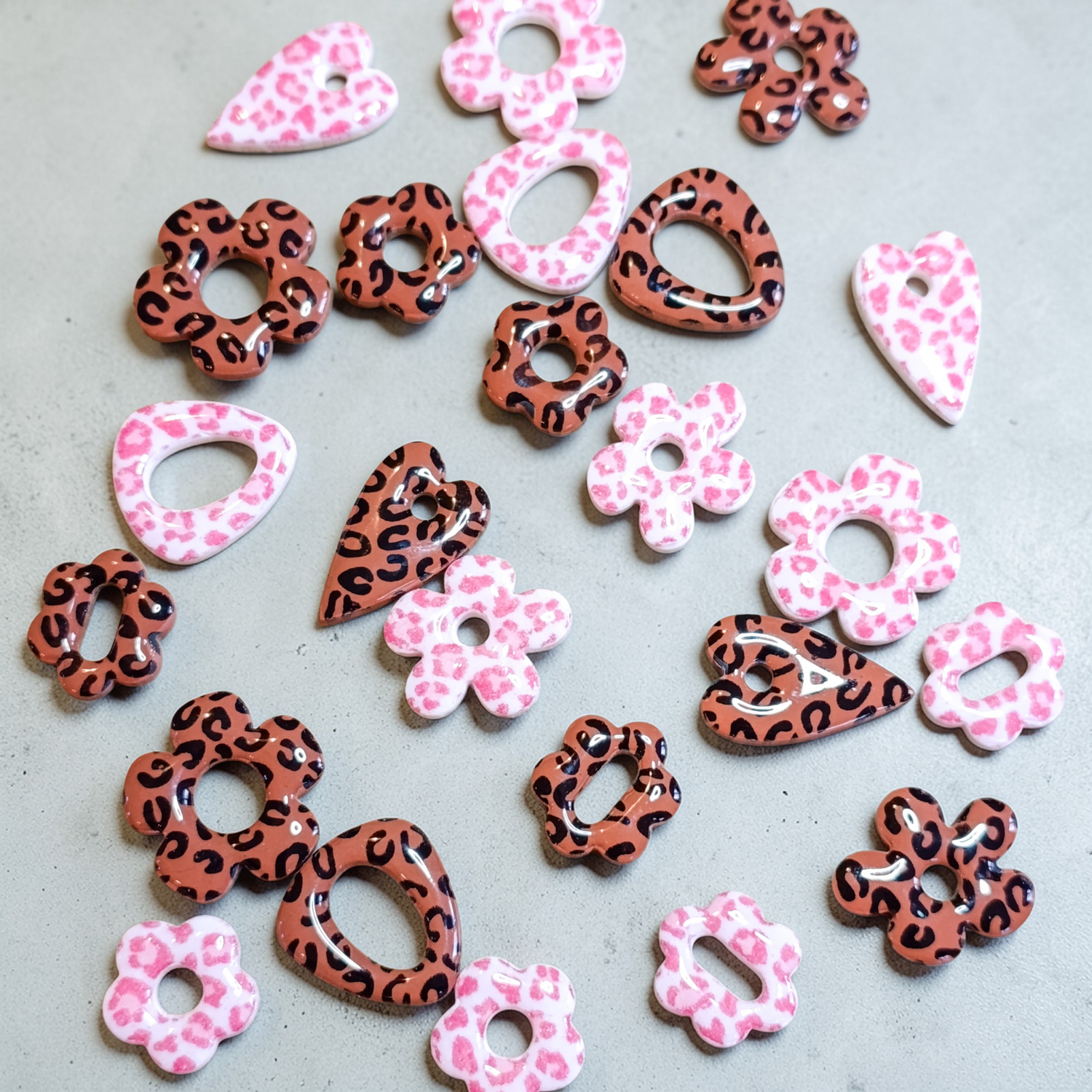 Les fleurs et les léopard